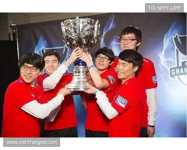 《英雄联盟全球总决赛激战正酣 四强晋级之路充满悬念与激情》