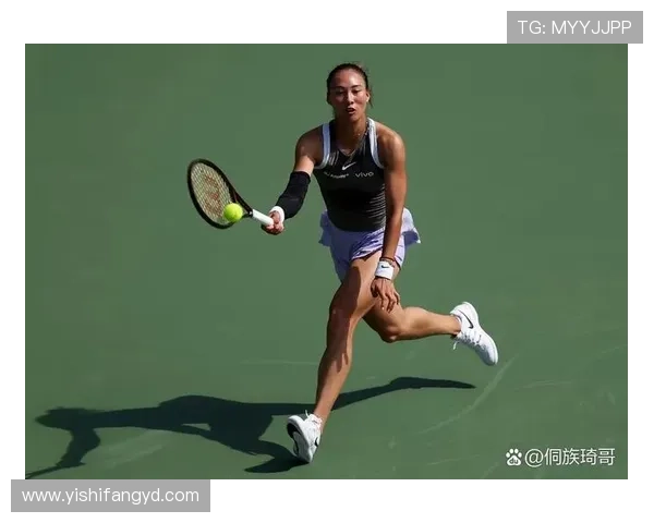 网球新星崛起 赛季首度亮相惊艳全场引关注