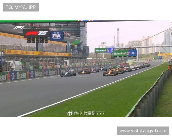 F1赛季最新动态：车手争夺战激烈 球迷期待接下来大奖赛精彩对决