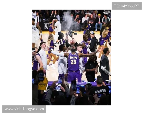 詹姆斯迎来新赛季挑战 湖人调整阵容全力冲击总冠军